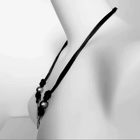 2 x $20‼️ ENAMEL METAL PENDANT. Leather Black Necklace. Brand New - Picture 7 of 8